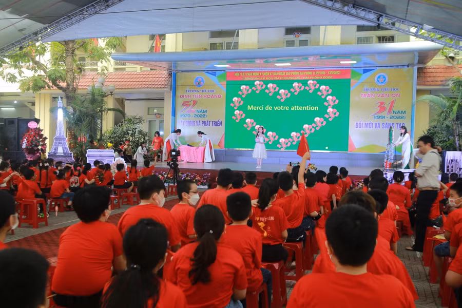 Chuyên đề hoạt động trải nghiệm các môn ngoại ngữ với chủ đề “Hải Phòng của chúng em” tạo không khí vui vẻ, kích thích tinh thần ham học ngoại ngữ của học sinh