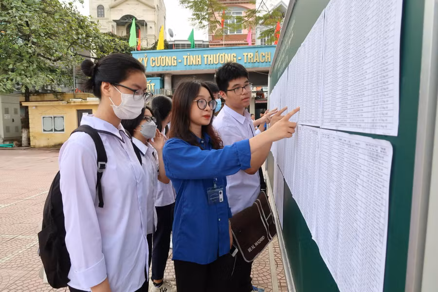 Theo TS. Nhân học Vũ Thị Hạnh- Trường Đại học Hải Phòng, việc chọn trường, chọn nghề cho con, cha mẹ nên nắm được khả năng và nhu cầu của con.