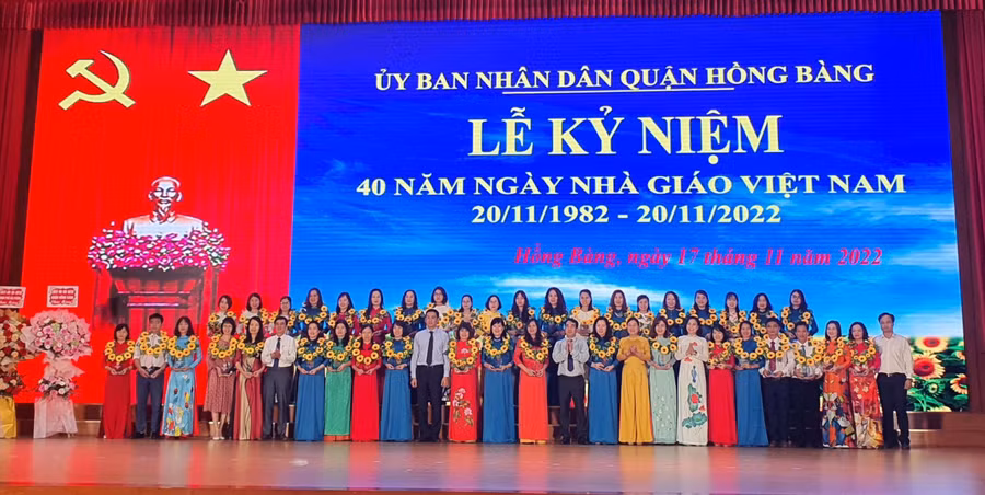 Ngành Giáo dục quận Hồng Bàng long trọng kỷ niệm 40 năm Ngày nhà giáo Việt Nam.