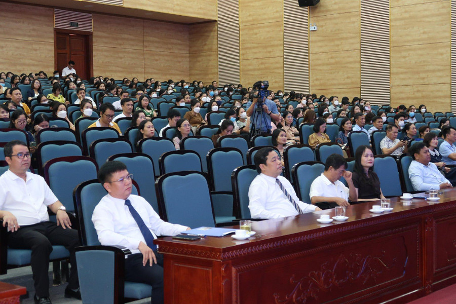 Cán bộ, giáo viên ngành Giáo dục An Dương dự Hội thảo.