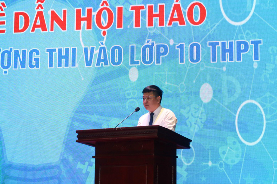 Ông Ngô Văn Nghĩa, Phó trưởng phòng GD&amp;ĐT huyện An Dương phát biểu đề dẫn Hội thảo.