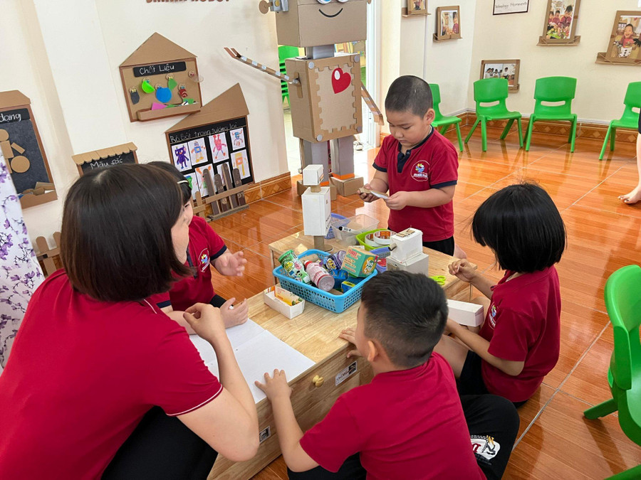 Trẻ được hoà mình với các hoạt động giáo dục (ảnh MH).