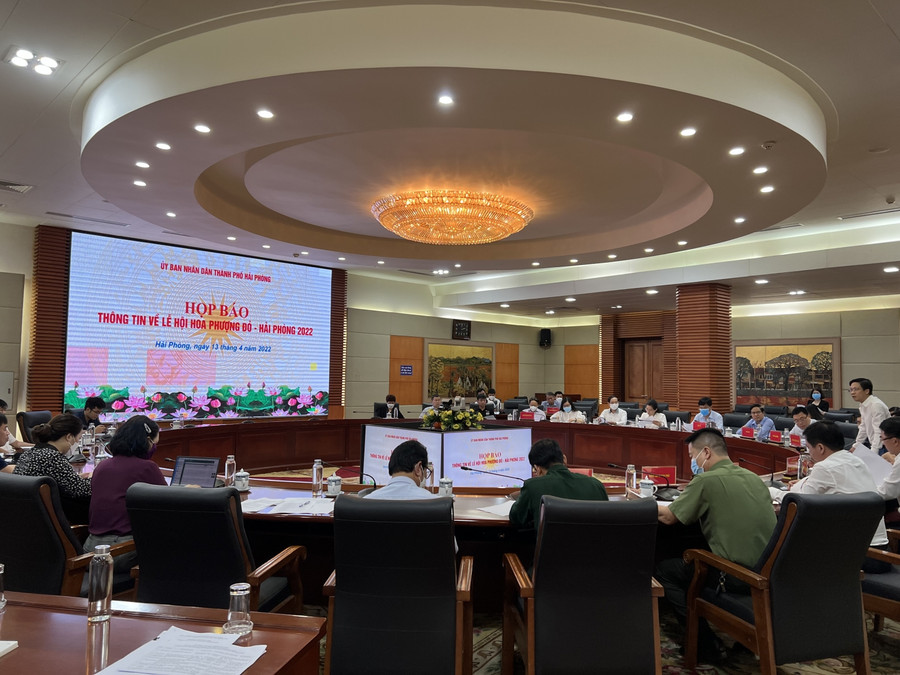 Quang cảnh buổi họp báo cũng cấp thông tin về lễ hội. Quang cảnh buổi họp báo cũng cấp thông tin về lễ hội.