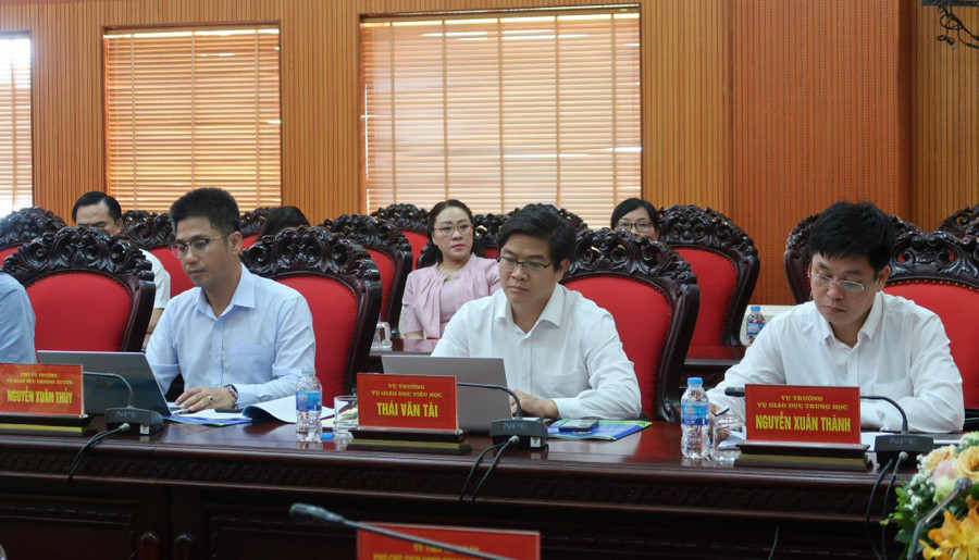 Đại diện lãnh đạo Bộ GD&amp;ĐT tham dự Hội nghị.