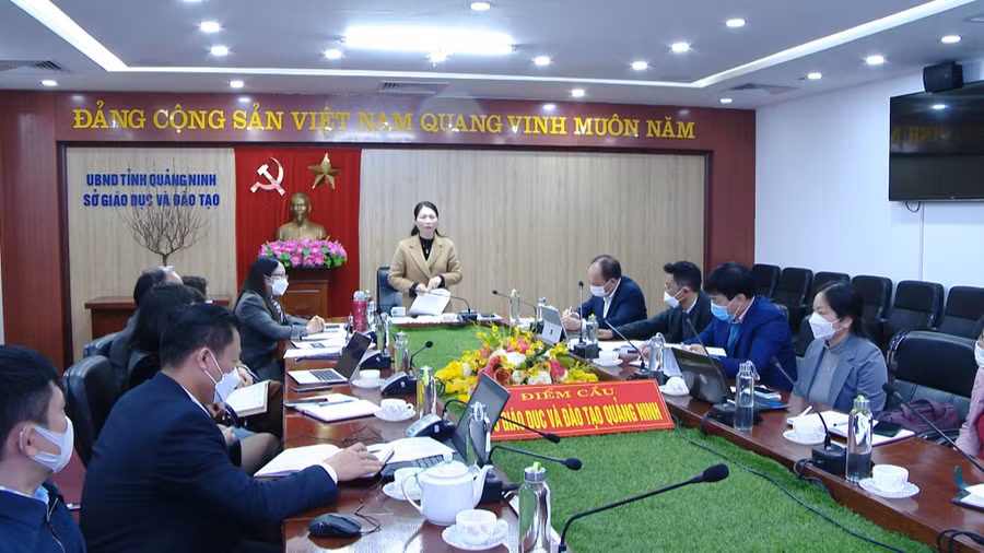 Quang cảnh cuộc họp sáng 10/2 tại Sở GD&ĐT Quảng Ninh
