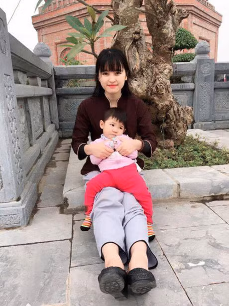 Cai Tet dau tien cua em be 14 thang nang 3,5kg cung me 9X - Anh 1