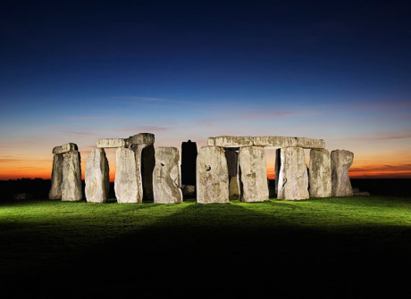 Chiem nguong cong trinh tuong dai cu thach o Anh - Anh 10