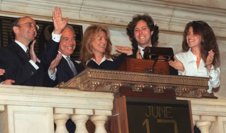 Chuyen it biet ve ty phu thoi trang lam giau tu tay trang - Anh 6