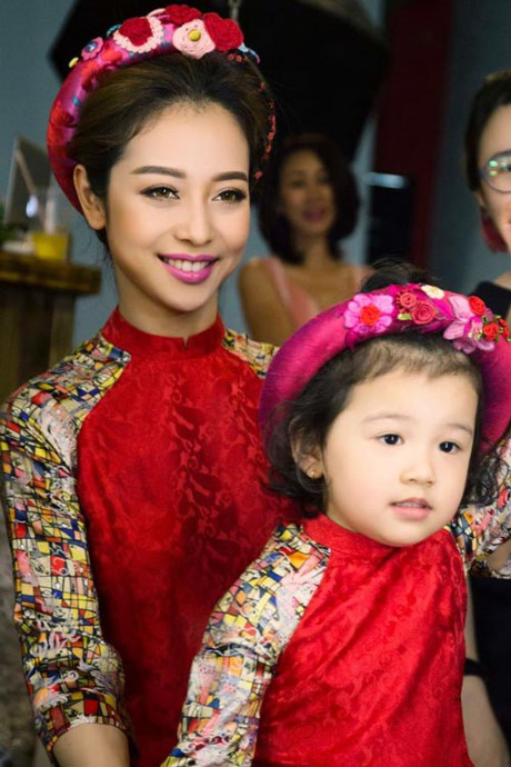 Hoa, a hau Viet mac gi mung xuan Dinh Dau? - Anh 17