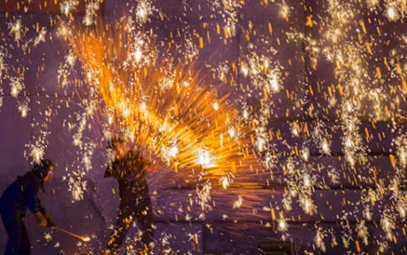 Man ban phao hoa doc dao bang sat nong chay cua Trung Quoc - Anh 2