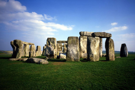 Chiem nguong cong trinh tuong dai cu thach o Anh - Anh 15