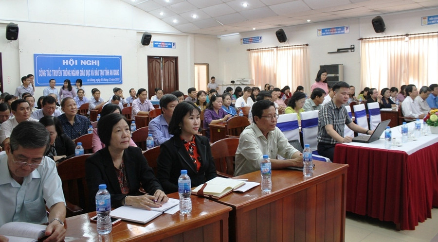 Quang cảnh hội nghị.