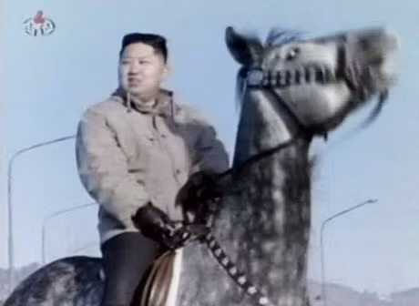 Ngam Putin lai tau, Kim Jong-un cuoi ngua dieu luyen - Anh 7