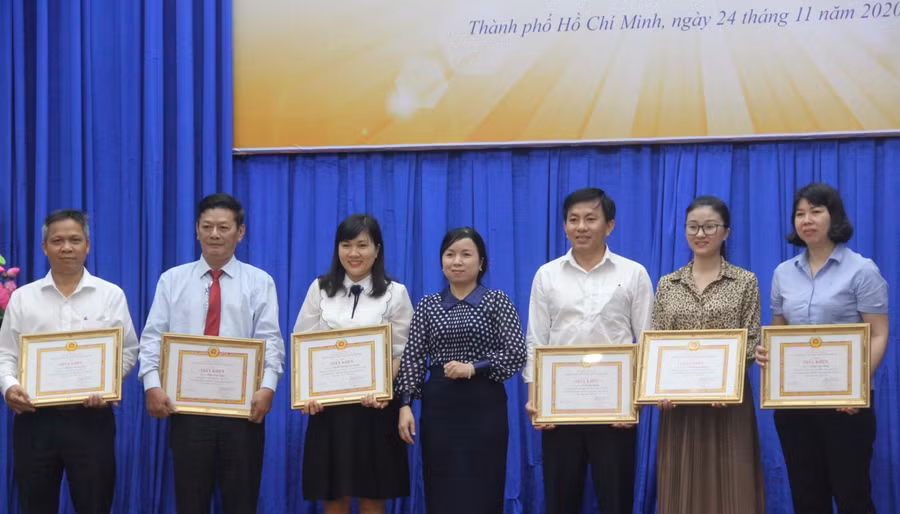 Tuyên dương các cá nhân điển hình "Dân vận khéo" 2020