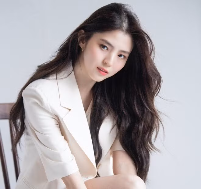 9. Han So Hee: Nữ diễn viên trong bộ phim truyền hình gần đây nhất là Nevertheless (2021) đã nhận được 39.627 phiếu bầu (tương đương 3,0% tổng số) trong cuộc thăm dò!