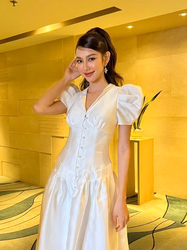 Tân Hoa hậu Hòa bình Thế giới 2021 - Nguyễn Thúc Thùy Tiên.