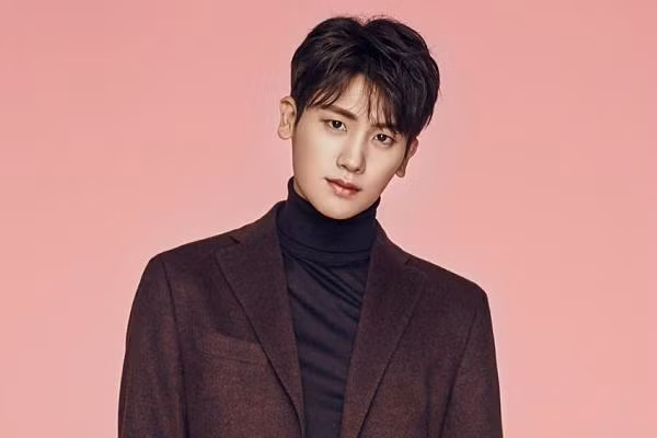Park Hyung Sik: Nam diễn viên có bộ phim truyền hình gần đây nhất là Happiness (2021), đã nhận được 94.754 phiếu bầu (hoặc 0,3% tổng số) trong cuộc thăm dò!