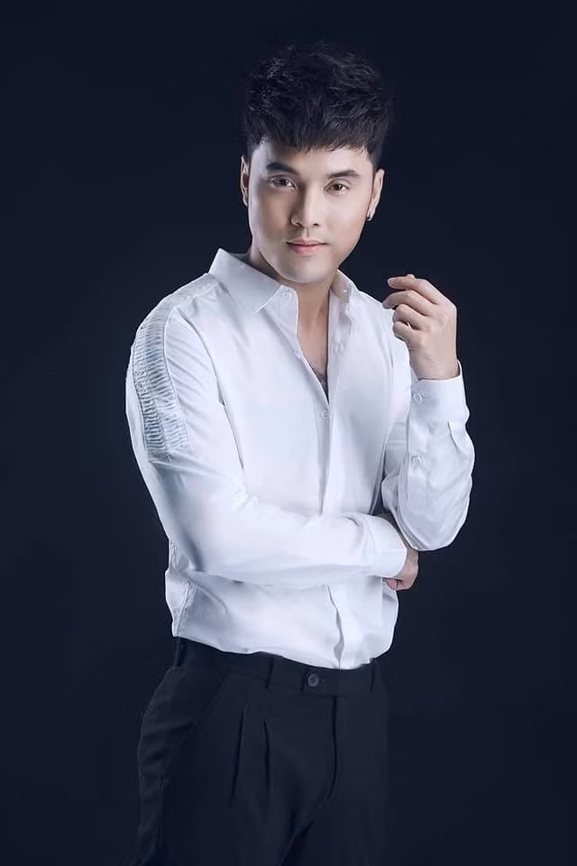 Nam ca sĩ đã chiến thắng bệnh tật và quay trở lại hoạt động nghệ thuật, cống hiến hết mình cho khán giả.