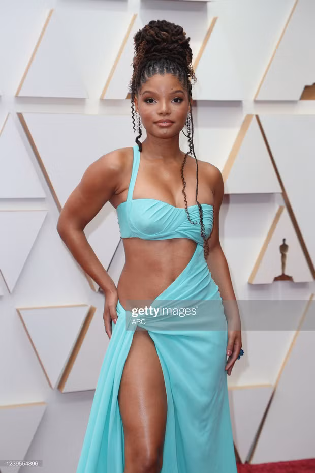 Người đẹp Halle Bailey.