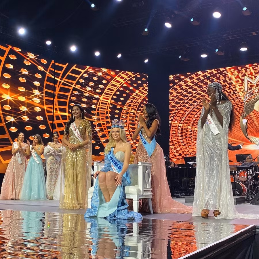 Người đẹp Ba Lan - Karoline Bielawska đã chính thức đăng quang Miss World.