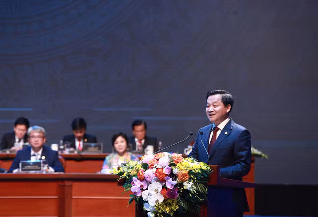 Phó Thủ tướng Lê Minh Khái đề nghị Hội Doanh nhân trẻ Việt Nam kịp thời đề xuất với Đảng, Nhà nước nhiều ý tưởng, sáng kiến trong quá trình hoạch định chủ trương, chính sách, tạo điều kiện cho các doanh nhân trẻ cống hiến và phát triển - Ảnh VGP