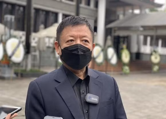 Nhạc sĩ Đỗ Hồng Quân tới tiễn biệt nhạc sĩ Ngọc Châu.