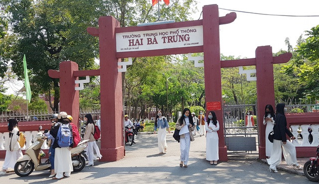 Trường THPT Hai Bà Trưng, TP Huế được chọn thí điểm khôi phục lại việc dạy môn Nữ công gia chánh từ năm học 2021 – 2022. Trường THPT Hai Bà Trưng, TP Huế được chọn thí điểm khôi phục lại việc dạy môn Nữ công gia chánh từ năm học 2021 – 2022.