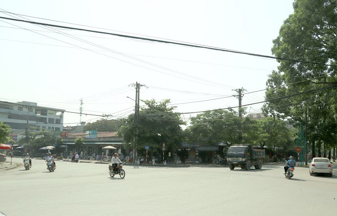 Bách hóa tổng hợp - Chợ Thái cũng là một trong những điểm đất vàng bị Công ty Thăng Long "thôn tình". Trên đây chỉ là số ít những tài sản công bị doanh nghiệp này thôn tính trên địa bàn TP. Thái Nguyên