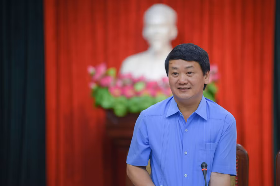 Ông Hầu A Lềnh, Chủ nhiệm Ủy ban Dân tộc phát biểu tại buổi làm việc.