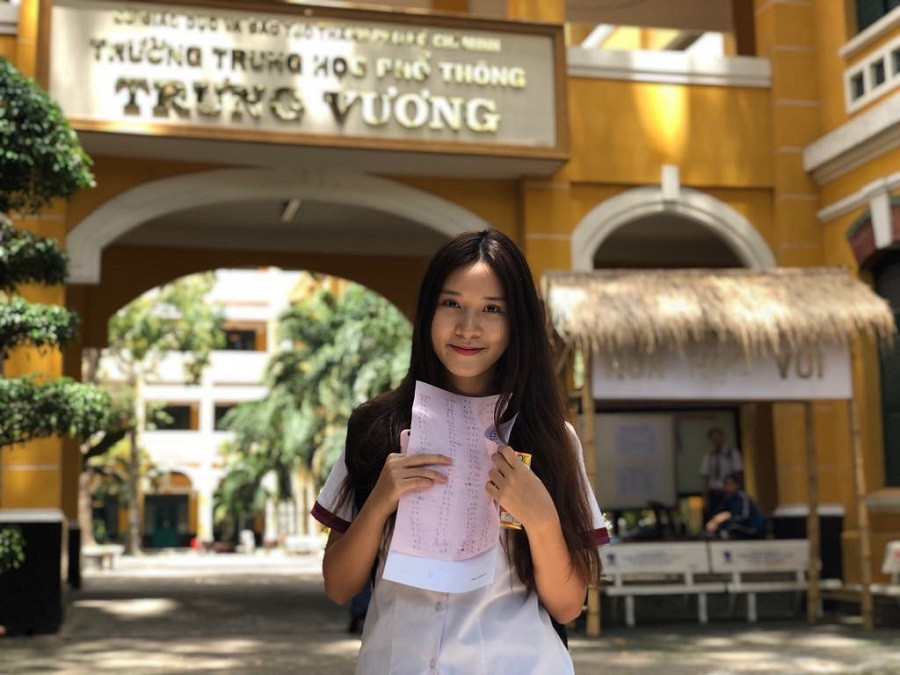 Nét xinh xắn của Bảo Trân thu hút nhiều ánh nhìn Nét xinh xắn của Bảo Trân thu hút nhiều ánh nhìn