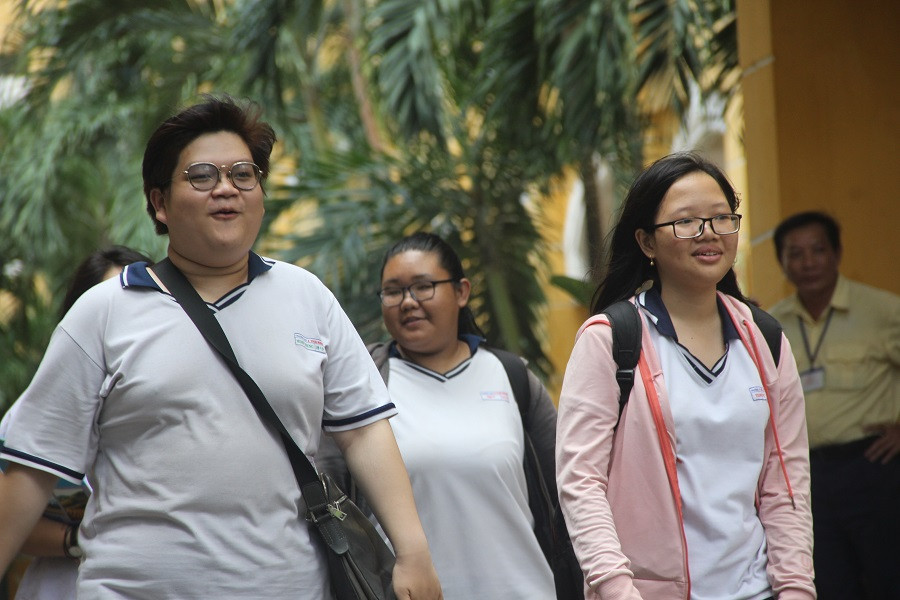 Gương mặt ai cũng rạng ngời sau bài thi cuối cùng