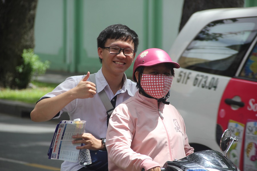 Thi xong rồi, về nhà thôi con nhé!