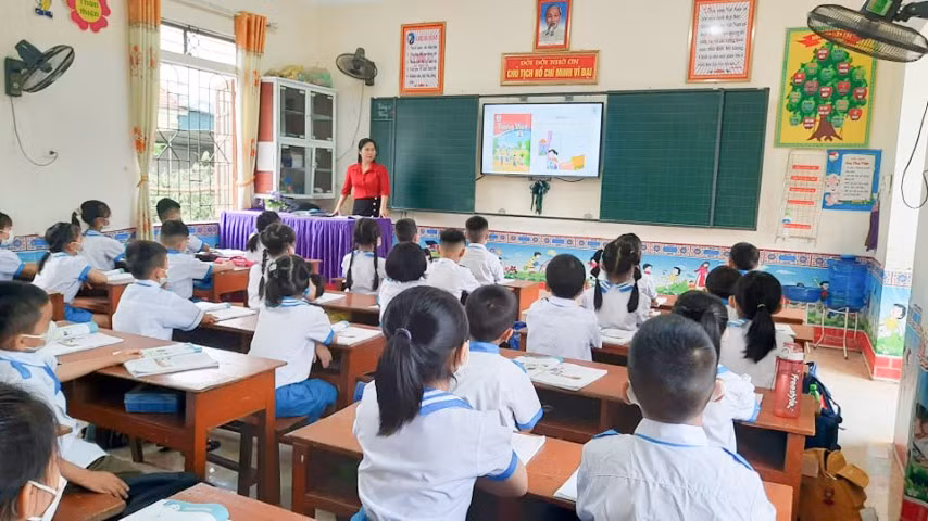 Các trường tận dụng thời gian dạy học trực tiếp cho khối 1 – 2 khi kỹ năng học trực tuyến của các em còn hạn chế.