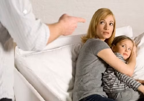 ‘Tôi không phải là con cô mà là chồng cô đấy’ - Ảnh 2