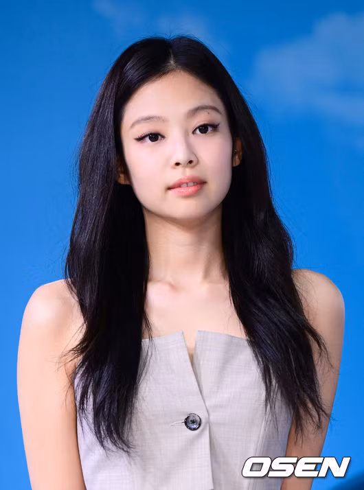 YG Entertainment chính thức thông báo Jennie (BLACKPINK) sẽ tham dự Liên hoan phim Cannes vào ngày 22/5.