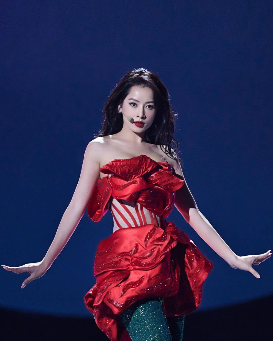 Màn trình diễn của Chi Pu tại tập 1 chương trình Tỷ Tỷ Đạp Gió Rẽ Sóng được đánh giá khá cao. Màn trình diễn của Chi Pu tại tập 1 chương trình Tỷ Tỷ Đạp Gió Rẽ Sóng được đánh giá khá cao.