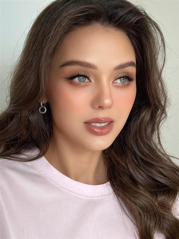 Nhan sắc của &quot;mẹ bỉm sữa&quot; ngày càng mặn mà, thu hút khiến người ta không rời mắt. Có thể thấy sự trở lại đường đua thời trang một cách thần tốc và ngoạn mục của Dianka đã khiến nhiều người không khỏi trầm trồ.