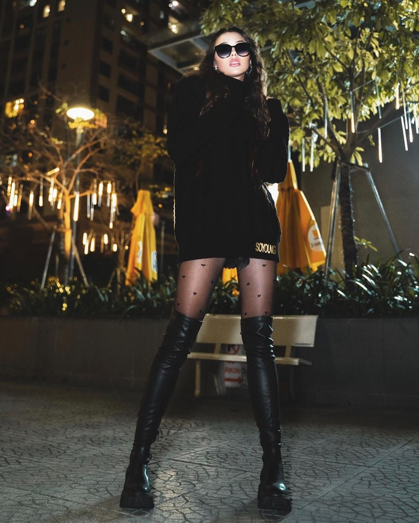 Dù đã trải qua quá trình sinh nở nhưng bà xã Tiến Dũng sớm lấy lại được thân hình cân đối, cô giảm tới 13 cân ngay sau khi sinh.