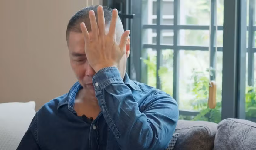 NSND Công Lý không giấu nổi xúc động khi nhắc tới bà xã.