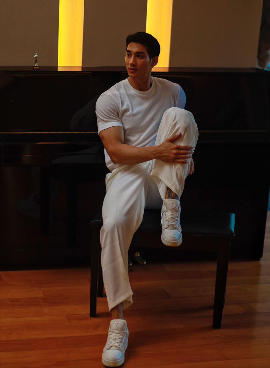 Thông tin Paing Takhon - mỹ nam sở hữu gương mặt đẹp nhất thế giới năm 2021 từng bị bắt giam đã khiến cộng đồng mạng xôn xao suốt một thời gian.