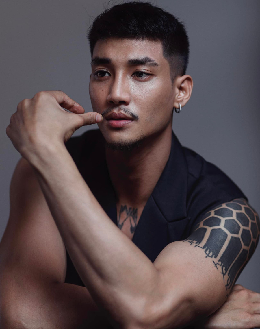 Sau khi ra tù, nhan sắc cũng như thân hình của Paing Takhon đã nhanh chóng trở thành đề tài thu hút sự chú ý của cư dân mạng.