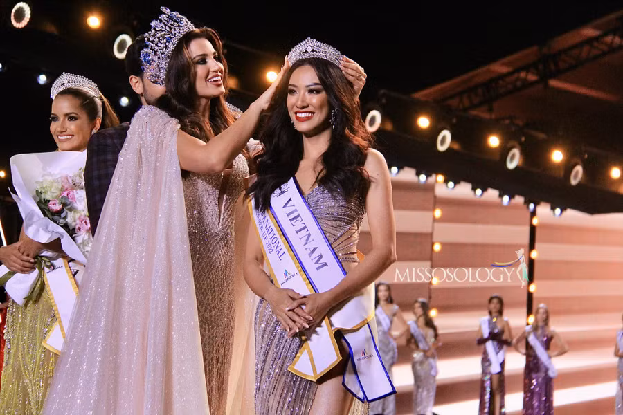 Nguyễn Huỳnh Kim Duyên đã xuất sắc giành ngôi vị Á hậu 2 Miss Supranational 2022.