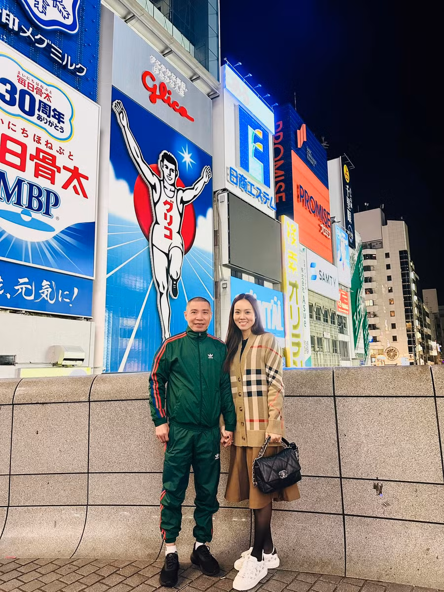 Vợ chồng NSND Công Lý sang Nhật để chữa bệnh cho nam nghệ sĩ theo phương pháp cấy tế bào gốc.