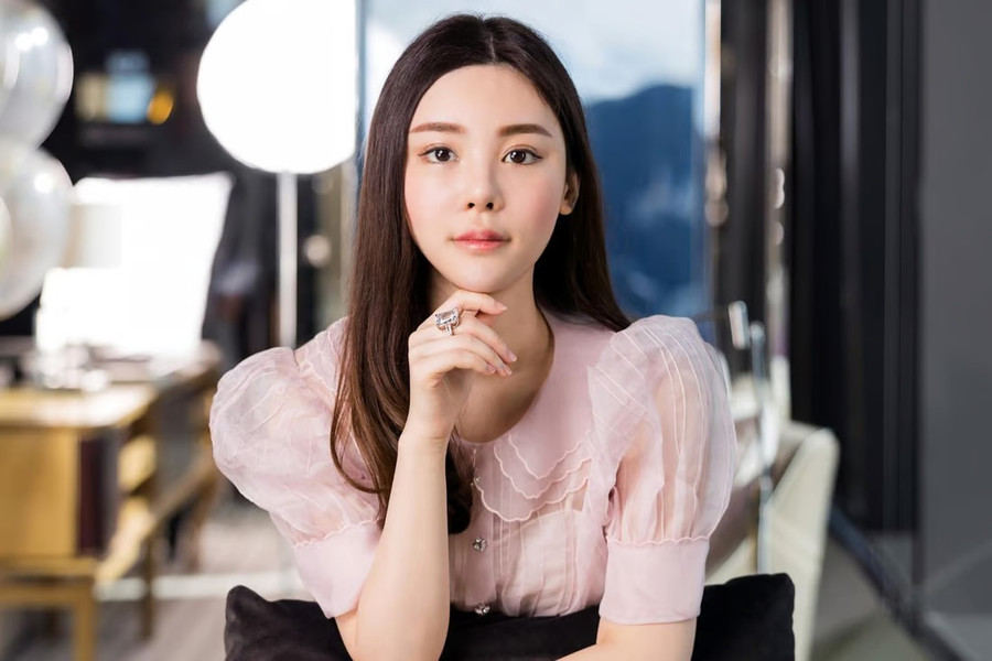 Người mẫu Thái Thiên Phượng - con dâu của tập đoàn Đàm Tử sở hữu chuỗi thương hiệu nhà hàng "Bún Đàm Tử Vân Nam" nổi tiếng ở Hong Kong đã bị sát hại. Người mẫu Thái Thiên Phượng - con dâu của tập đoàn Đàm Tử sở hữu chuỗi thương hiệu nhà hàng "Bún Đàm Tử Vân Nam" nổi tiếng ở Hong Kong đã bị sát hại.