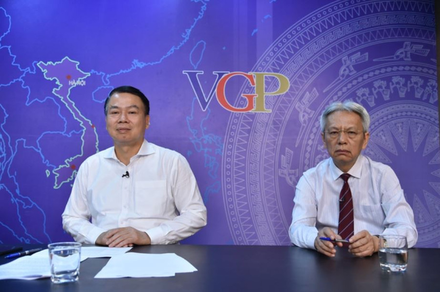 Thứ trưởng Bộ Tài chính Nguyễn Đức Chi và TS. Nguyễn Sĩ Dũng tại Tọa đàm - Ảnh: VGP/Quang Thương. Thứ trưởng Bộ Tài chính Nguyễn Đức Chi và TS. Nguyễn Sĩ Dũng tại Tọa đàm - Ảnh: VGP/Quang Thương.