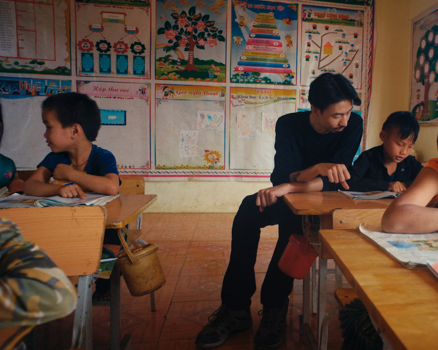 Những hình ảnh trong MV &quot;Nấu ăn cho em&quot; của Đen Vâu.