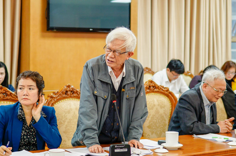 PGS Đặng Quốc Bảo - nguyên Hiệu trưởng Học viện Quản lý giáo dục - phát biểu tại Hội thảo PGS Đặng Quốc Bảo - nguyên Hiệu trưởng Học viện Quản lý giáo dục - phát biểu tại Hội thảo
