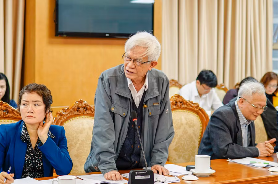 PGS Đặng Quốc Bảo - nguyên Hiệu trưởng Học viện Quản lý giáo dục - phát biểu tại Hội thảo