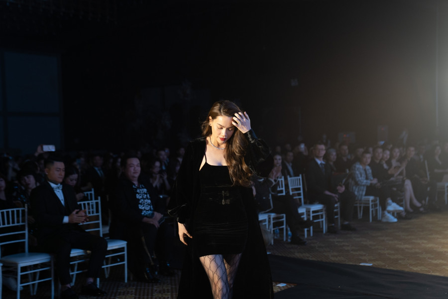 Hồ Ngọc Hà xuất hiện vô cùng nổi bật và cuốn hút tại sự kiện.