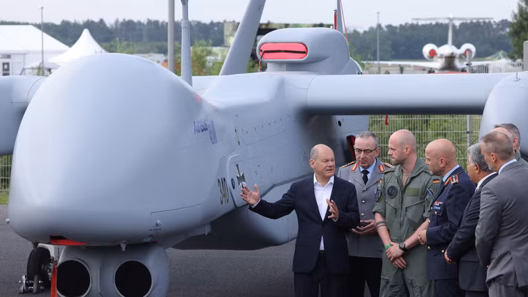 Thủ tướng Đức Olaf Scholz tại Triển lãm hàng không ILA Berlin, Schoenefeld, ngày 5 tháng 6 năm 2024. Ảnh: Getty Images
